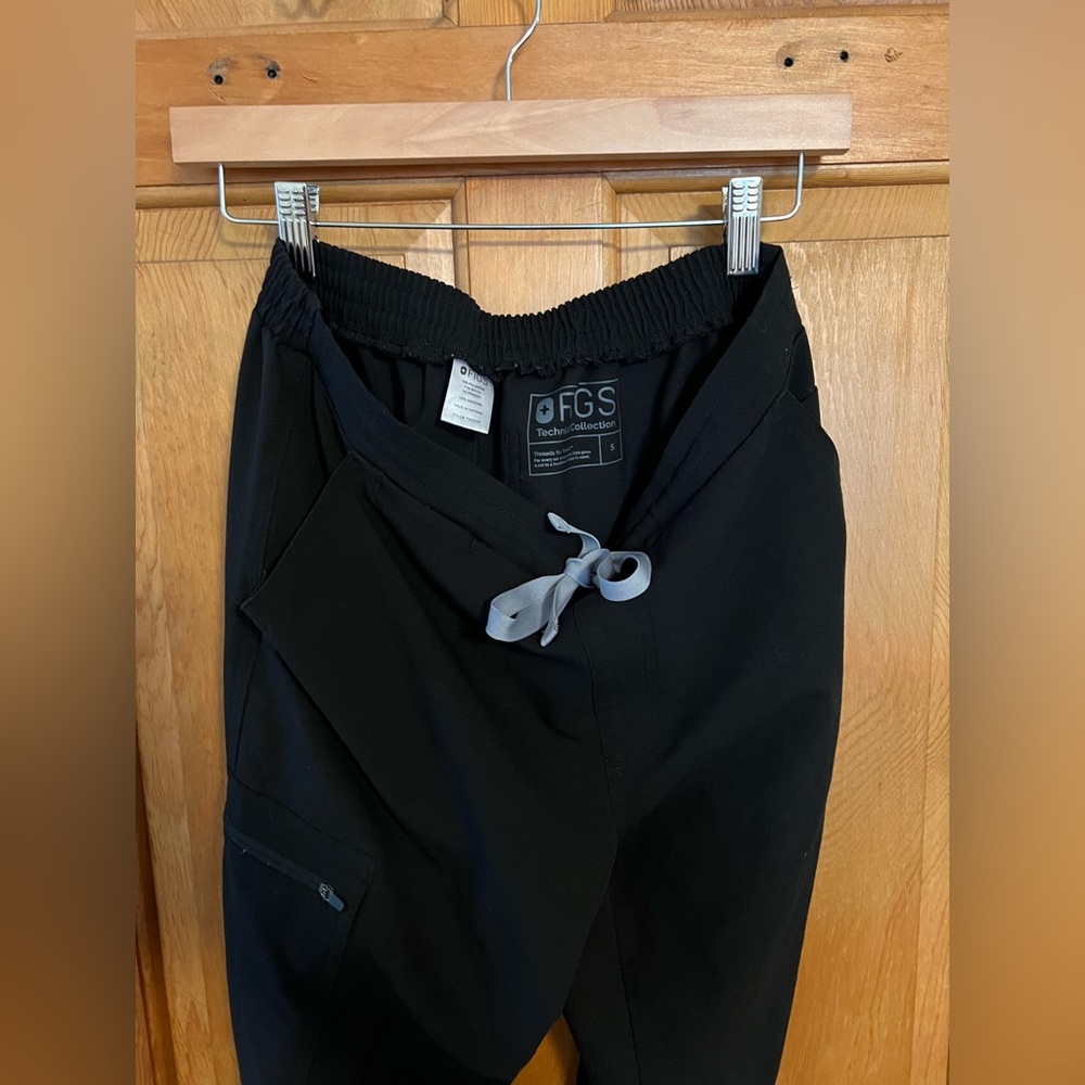 FIGS High Waisted Yola Skinny Scrub Pants